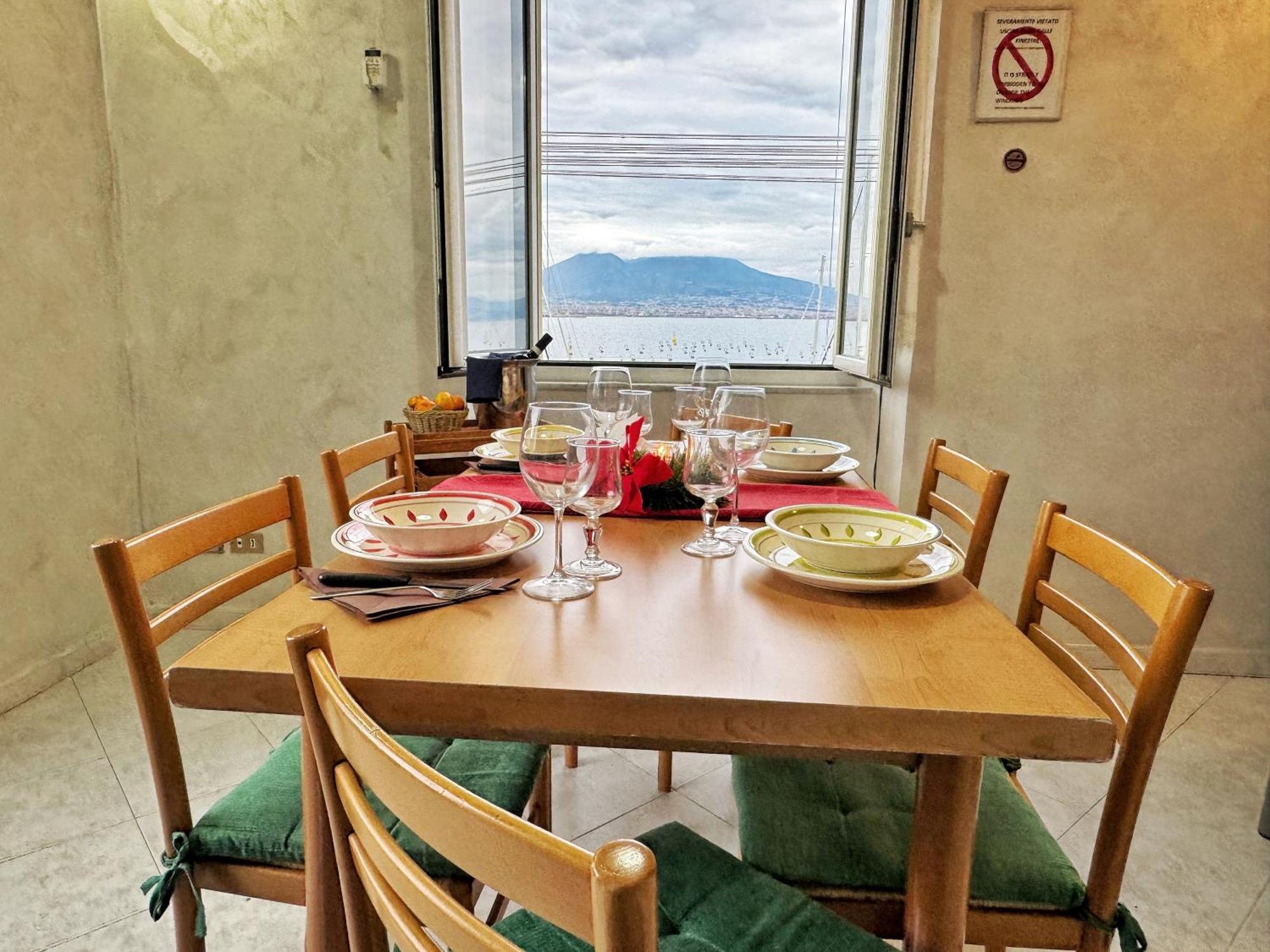 Laura House Apartment Napoli Bagian luar foto
