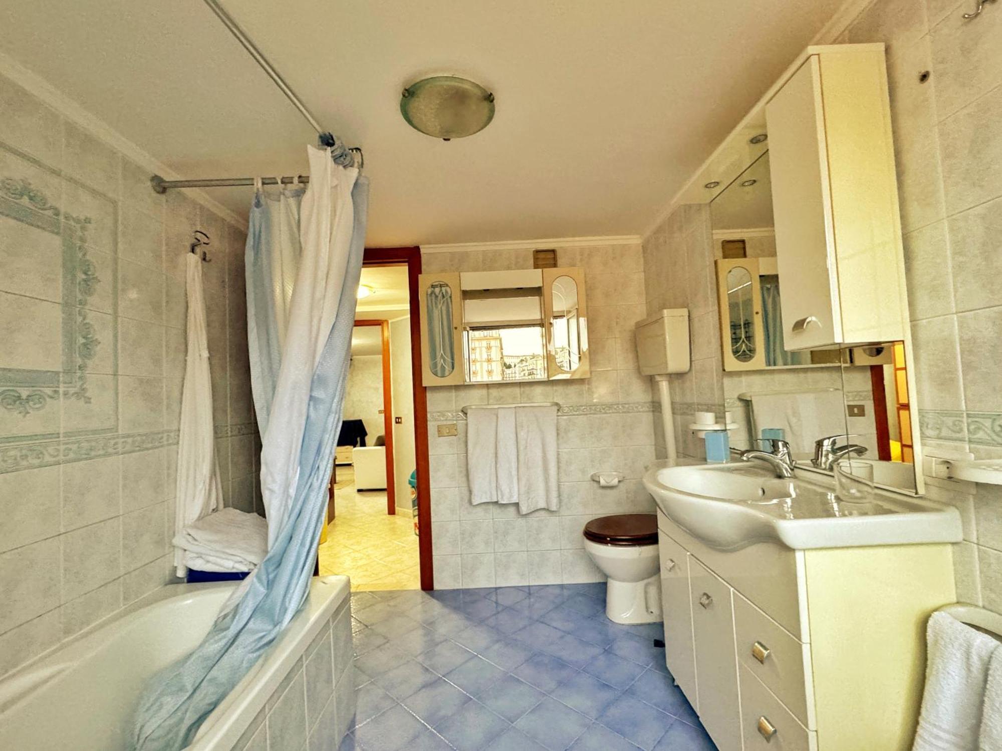 Laura House Apartment Napoli Bagian luar foto