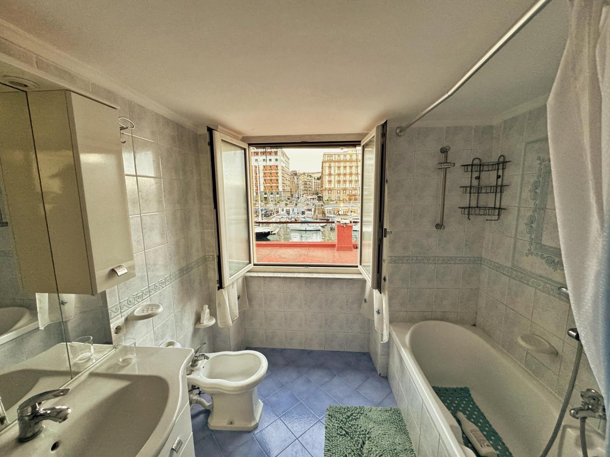 Laura House Apartment Napoli Bagian luar foto
