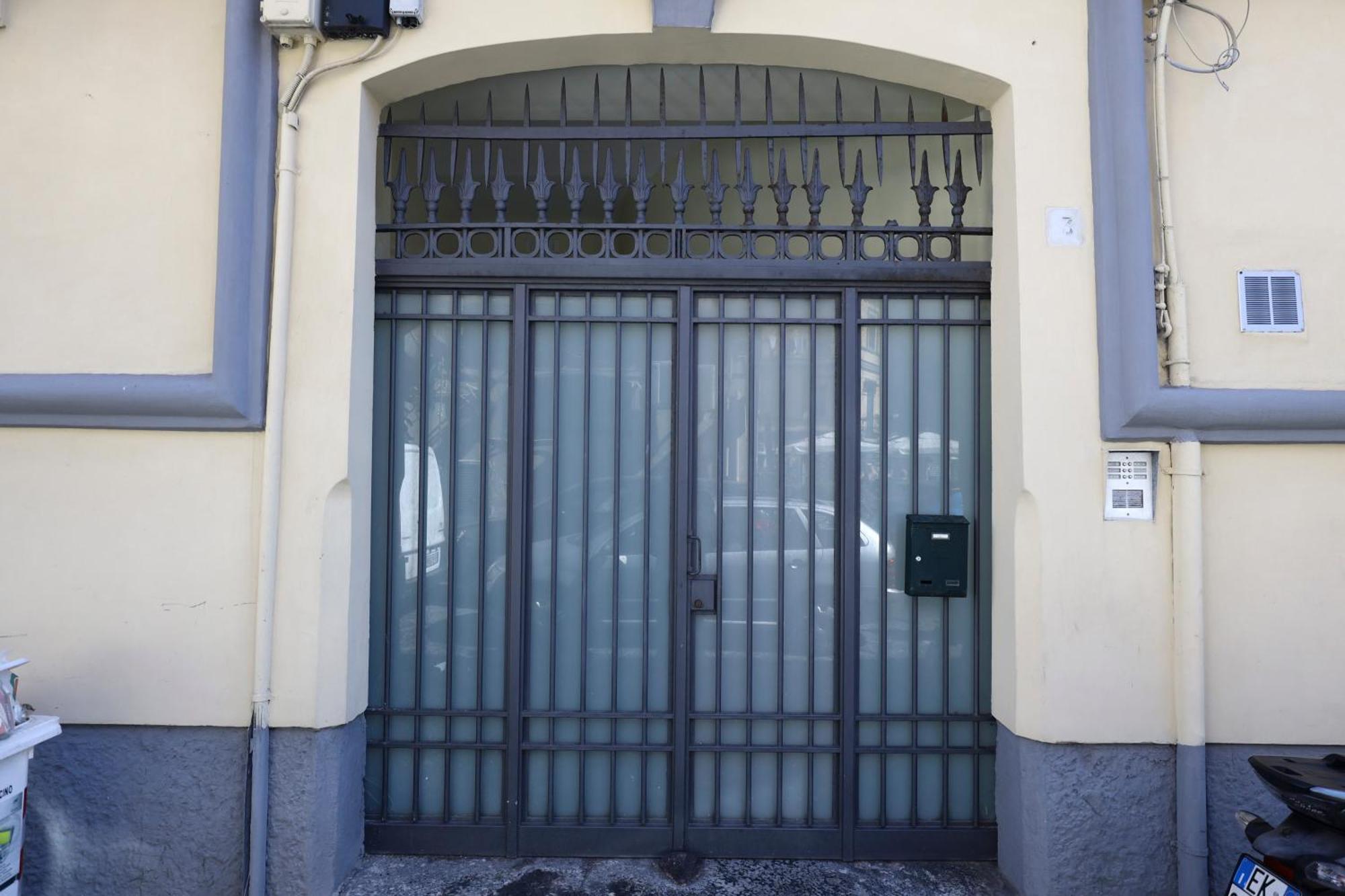 Laura House Apartment Napoli Bagian luar foto