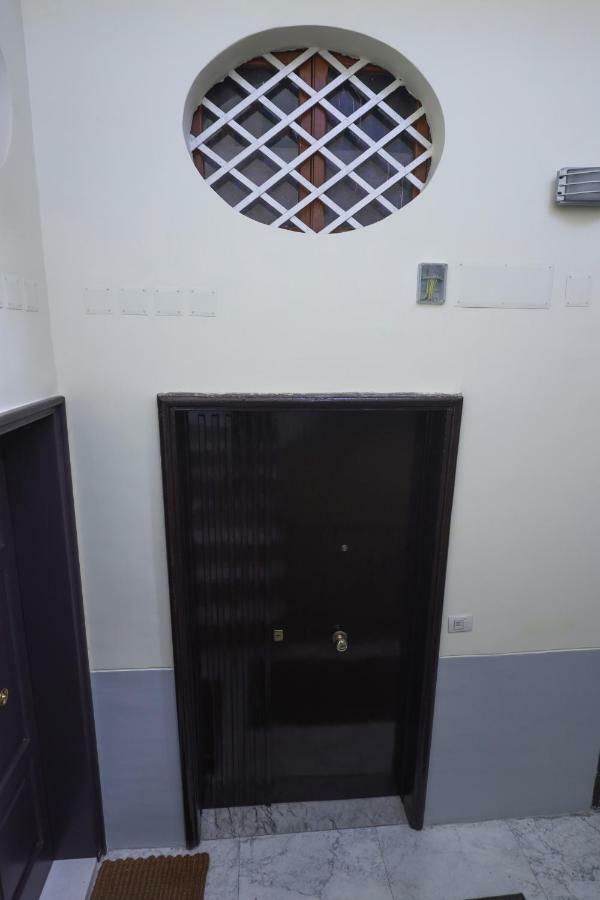 Laura House Apartment Napoli Bagian luar foto