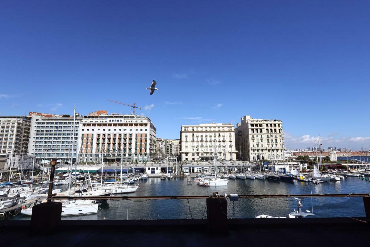 Laura House Apartment Napoli Bagian luar foto