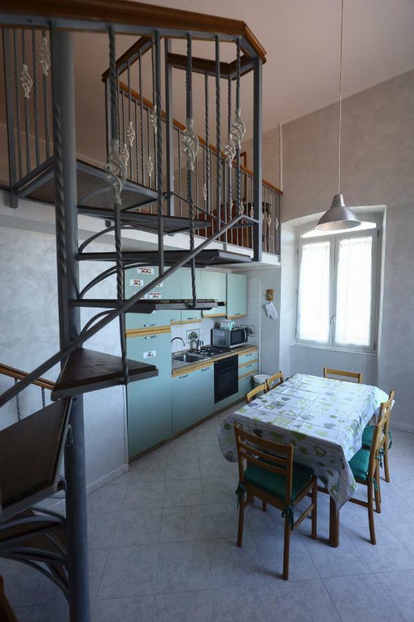 Laura House Apartment Napoli Bagian luar foto