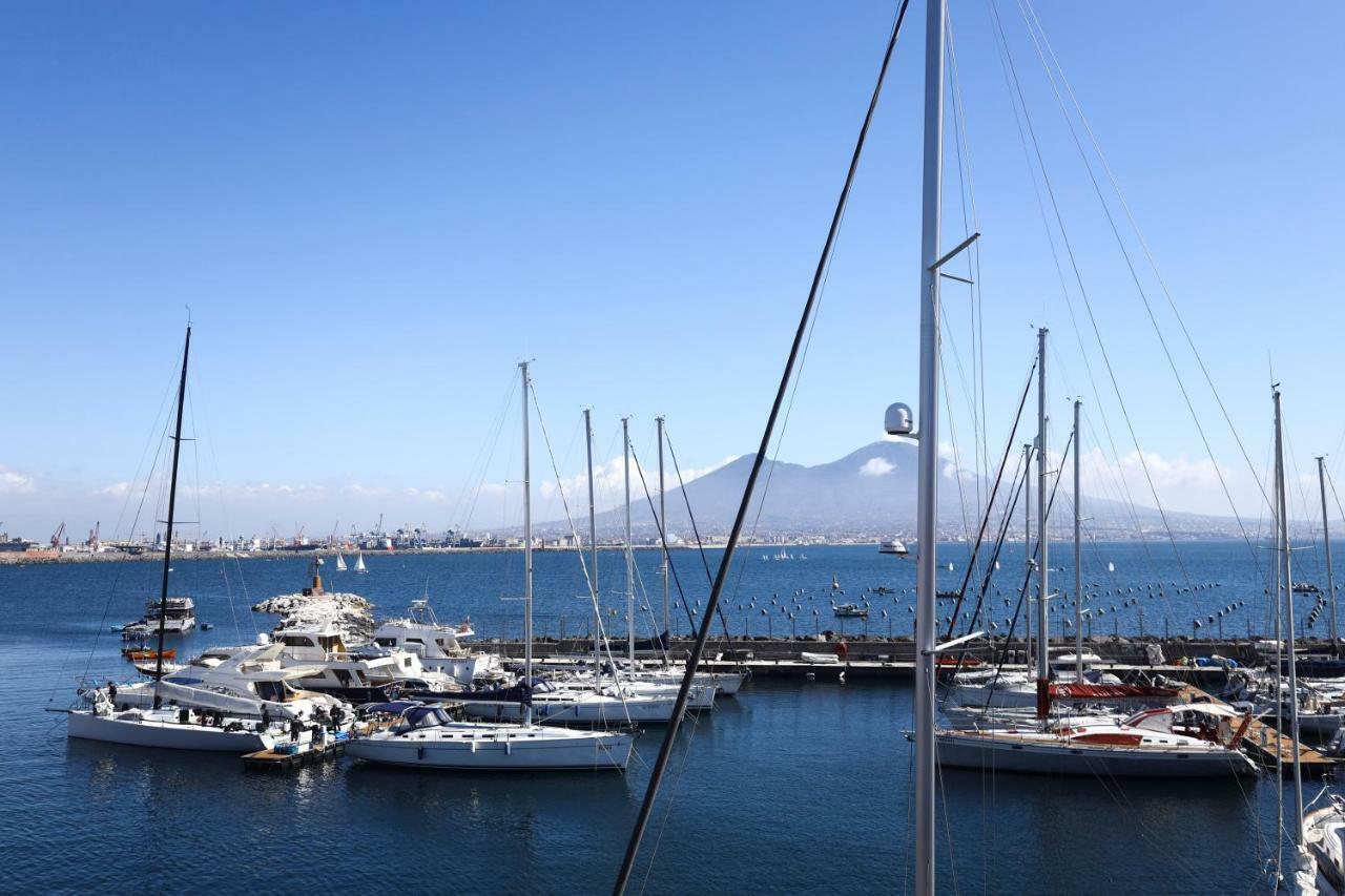 Laura House Apartment Napoli Bagian luar foto