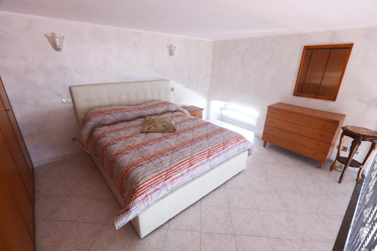 Laura House Apartment Napoli Bagian luar foto